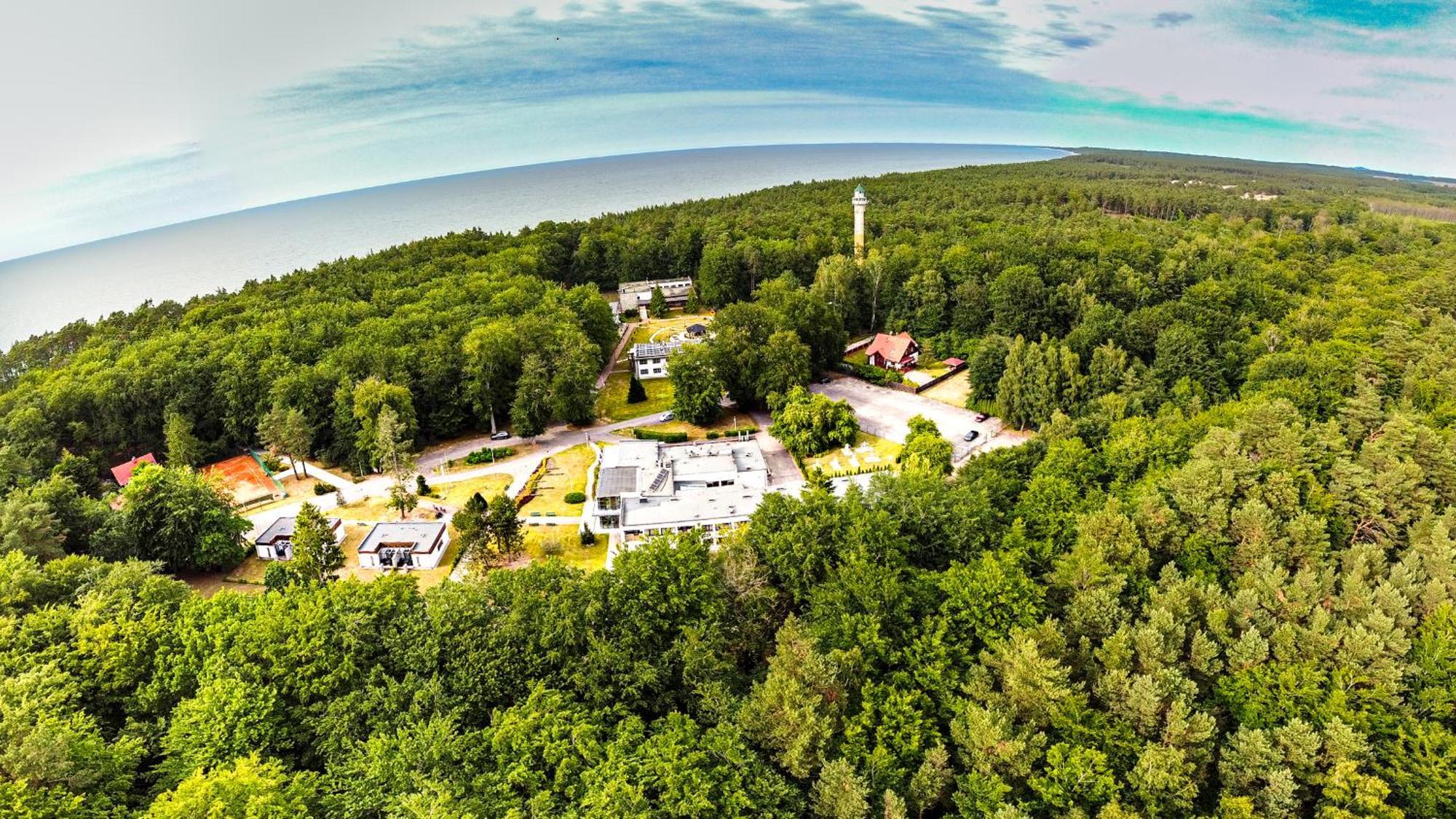 Отель Osrodek Szkoleniowo-Wypoczynkowy "Lesnik" Устка Экстерьер фото