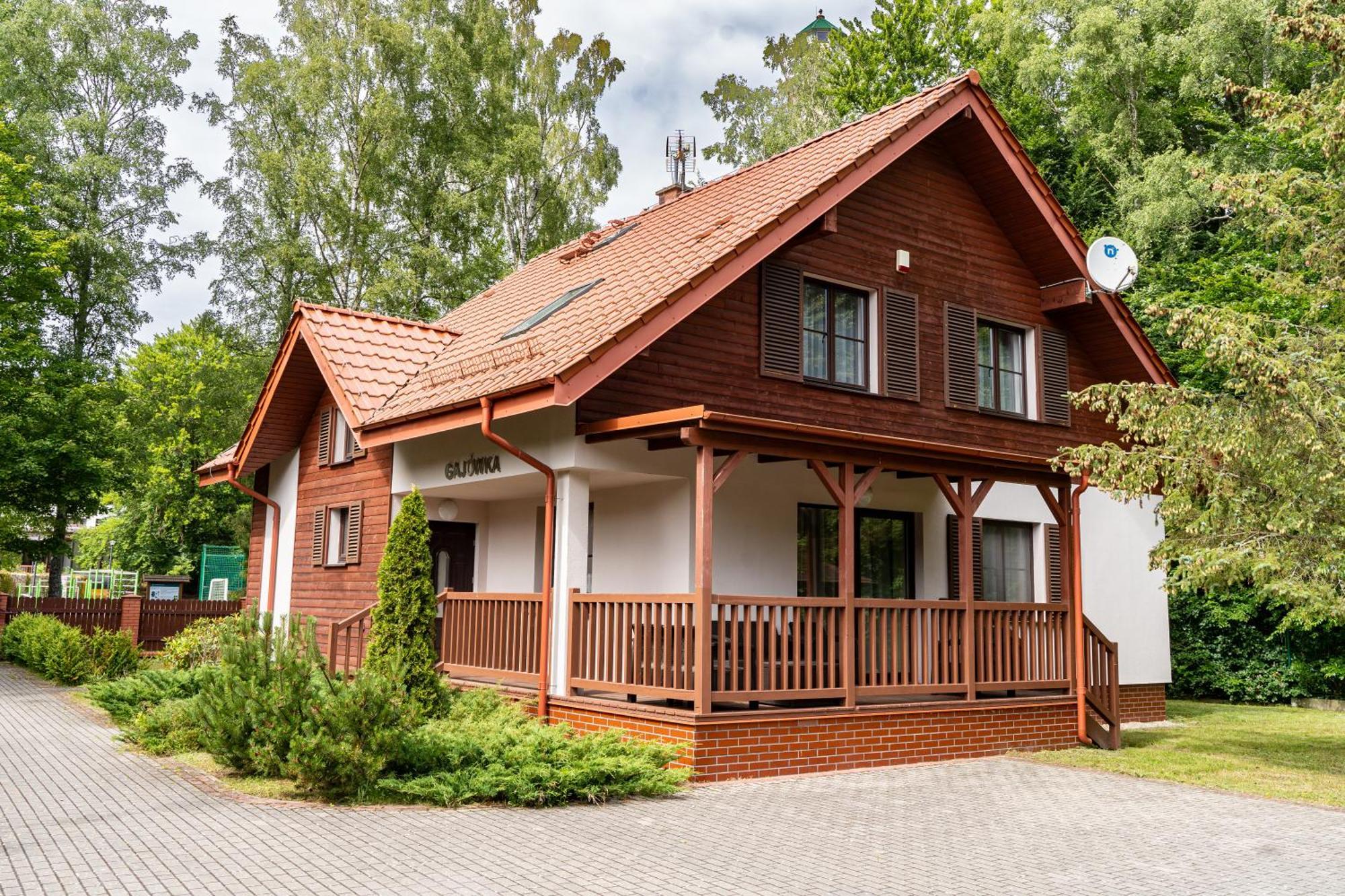 Отель Osrodek Szkoleniowo-Wypoczynkowy "Lesnik" Устка Экстерьер фото
